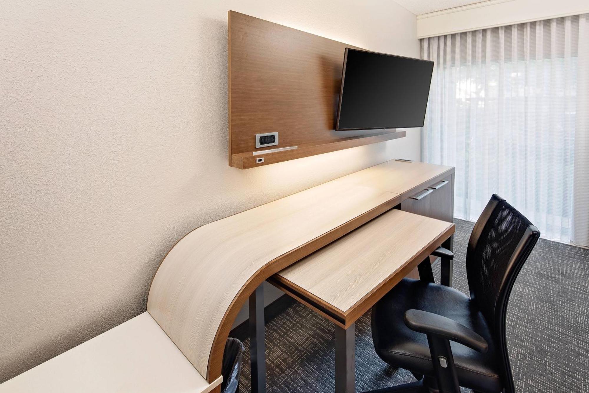 Courtyard By Marriott Fort Lauderdale North/Cypress Creek Dış mekan fotoğraf