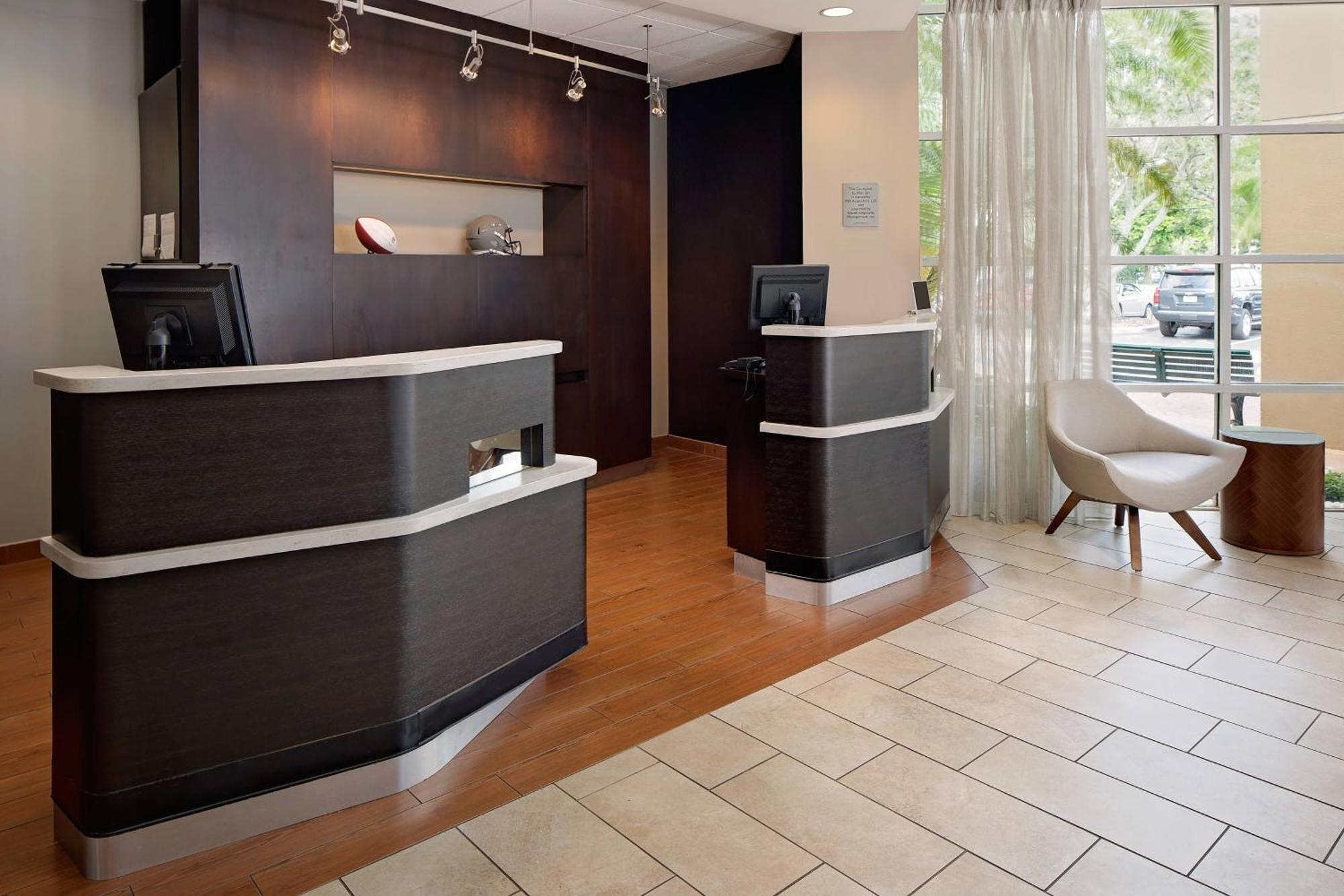Courtyard By Marriott Fort Lauderdale North/Cypress Creek Dış mekan fotoğraf